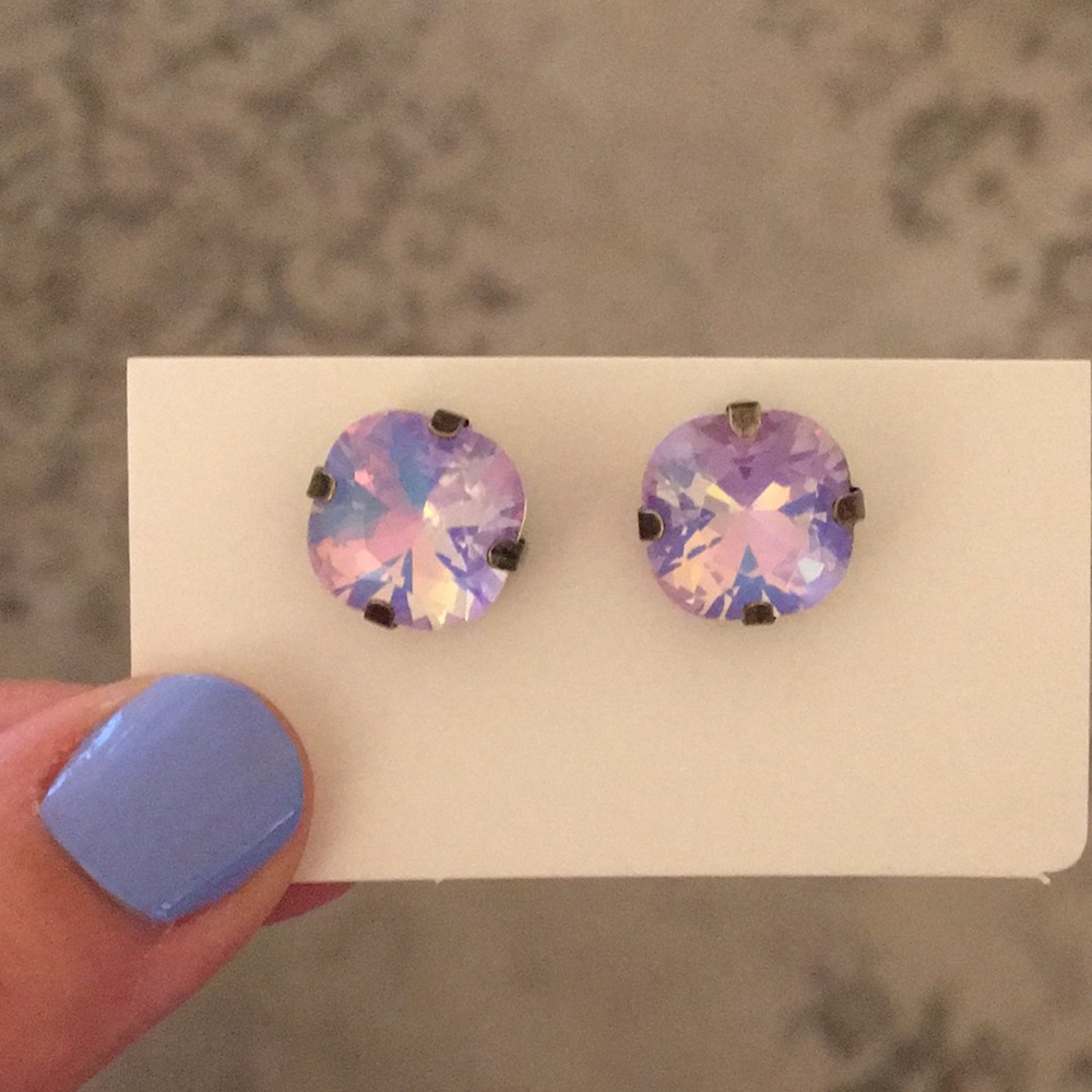 Lilac Purple Opal Aurora Borealis Cushion Cut Antique Brass Crystal Earrings - Picture 6 of 12